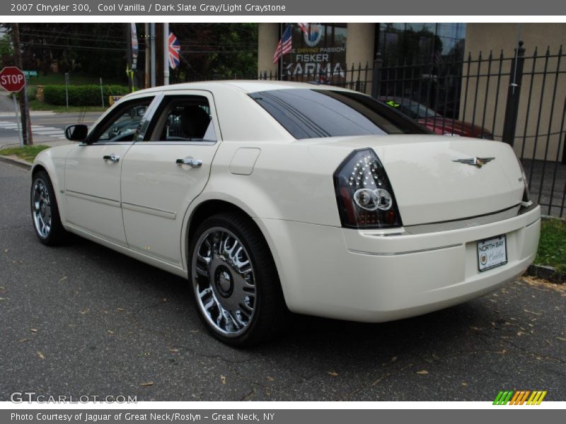Cool Vanilla / Dark Slate Gray/Light Graystone 2007 Chrysler 300