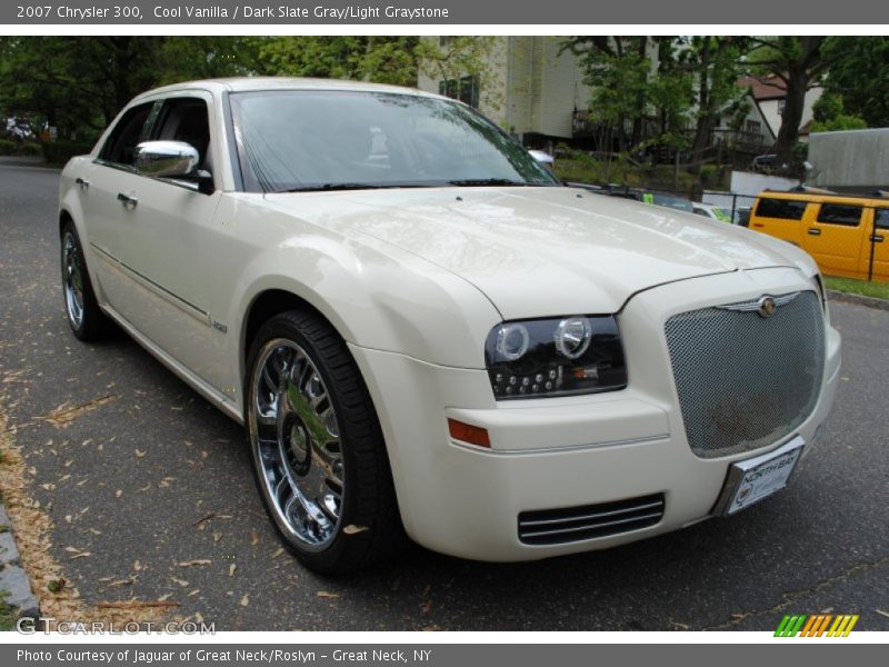 Cool Vanilla / Dark Slate Gray/Light Graystone 2007 Chrysler 300
