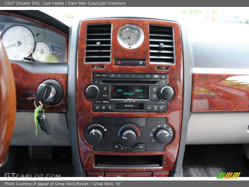 Cool Vanilla / Dark Slate Gray/Light Graystone 2007 Chrysler 300