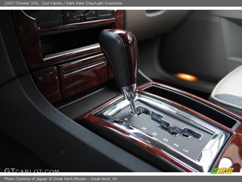 Cool Vanilla / Dark Slate Gray/Light Graystone 2007 Chrysler 300