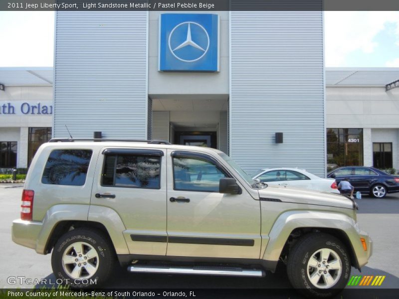 Light Sandstone Metallic / Pastel Pebble Beige 2011 Jeep Liberty Sport