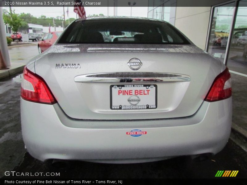 Radiant Silver / Charcoal 2010 Nissan Maxima 3.5 S