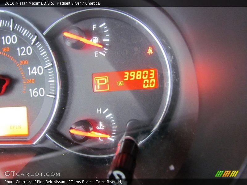 Radiant Silver / Charcoal 2010 Nissan Maxima 3.5 S