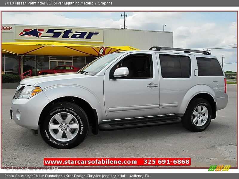 Silver Lightning Metallic / Graphite 2010 Nissan Pathfinder SE