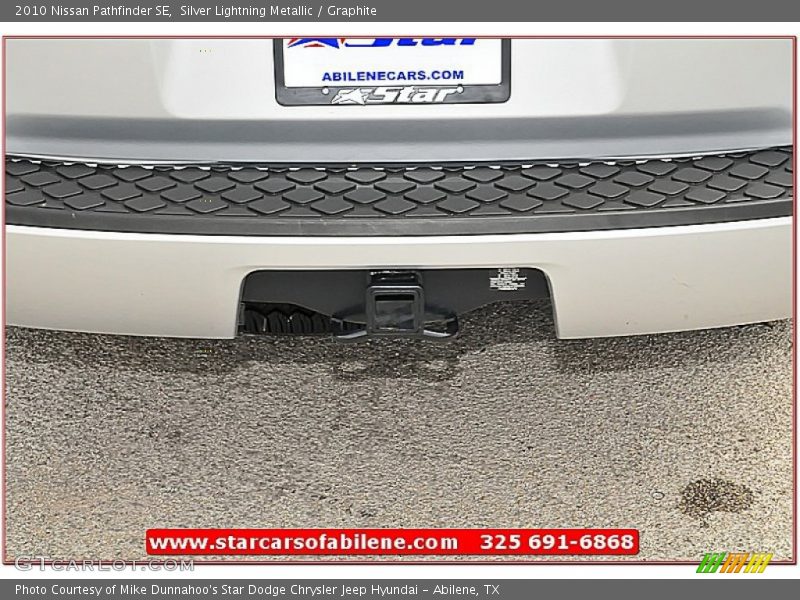 Silver Lightning Metallic / Graphite 2010 Nissan Pathfinder SE