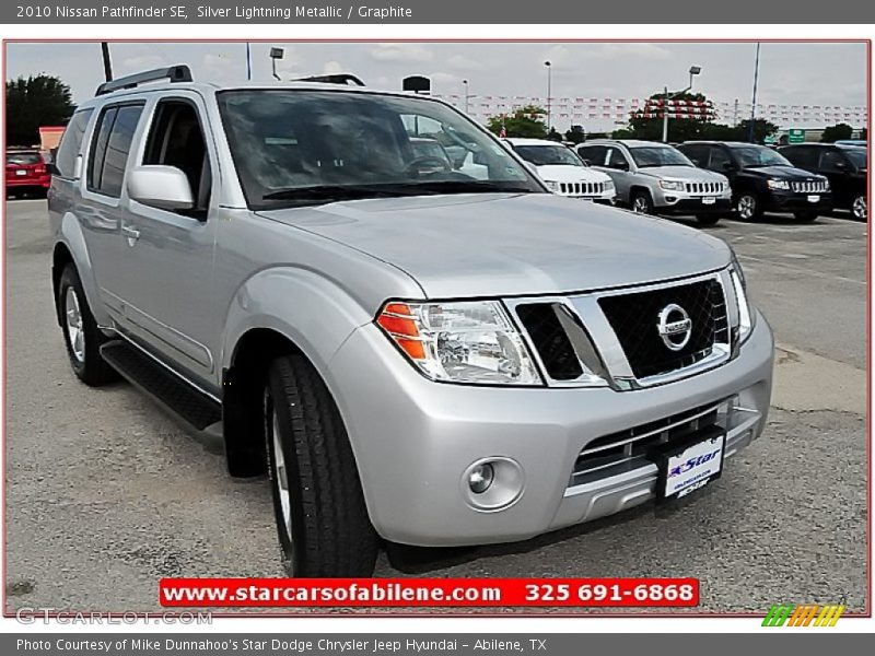 Silver Lightning Metallic / Graphite 2010 Nissan Pathfinder SE
