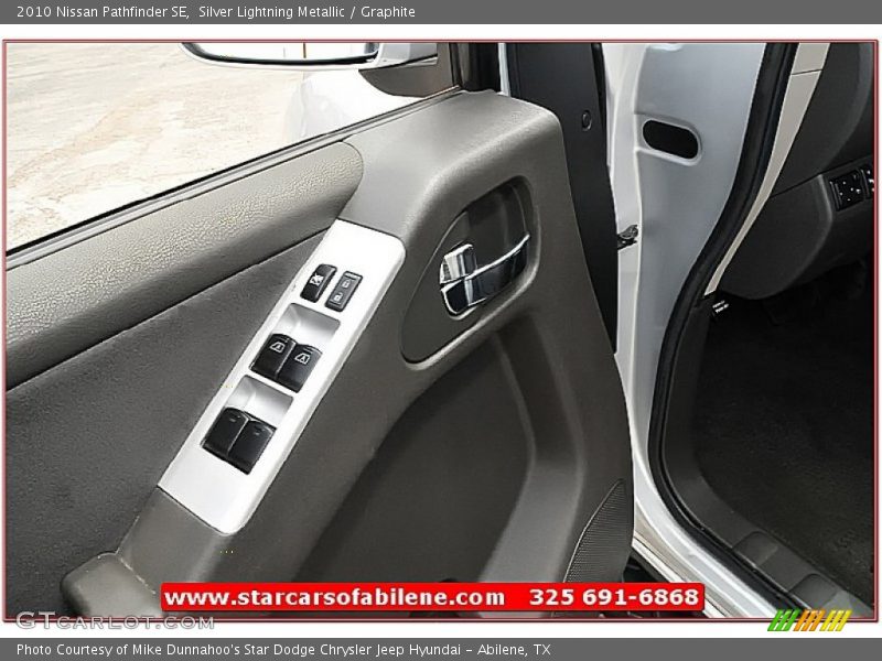 Silver Lightning Metallic / Graphite 2010 Nissan Pathfinder SE