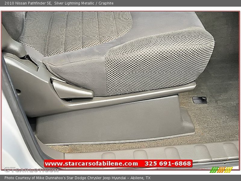 Silver Lightning Metallic / Graphite 2010 Nissan Pathfinder SE