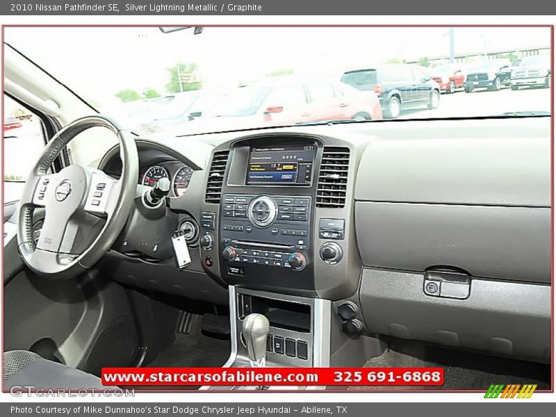 Silver Lightning Metallic / Graphite 2010 Nissan Pathfinder SE