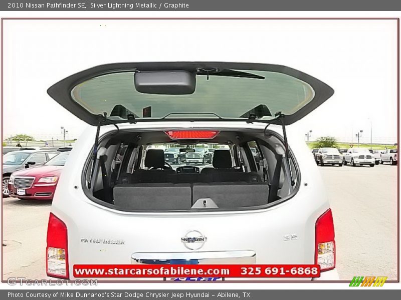 Silver Lightning Metallic / Graphite 2010 Nissan Pathfinder SE