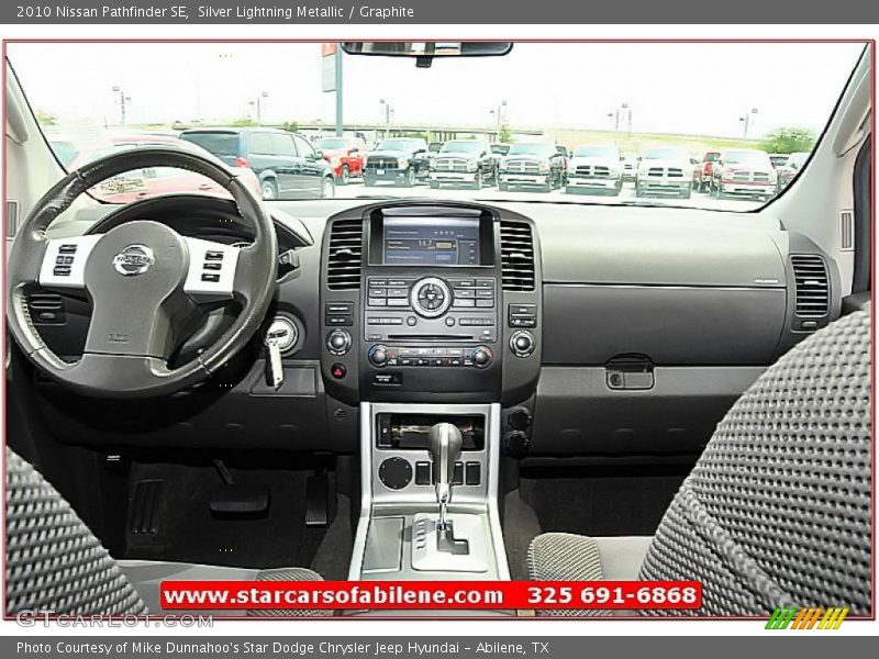 Silver Lightning Metallic / Graphite 2010 Nissan Pathfinder SE