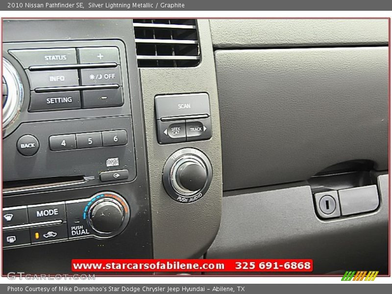 Silver Lightning Metallic / Graphite 2010 Nissan Pathfinder SE