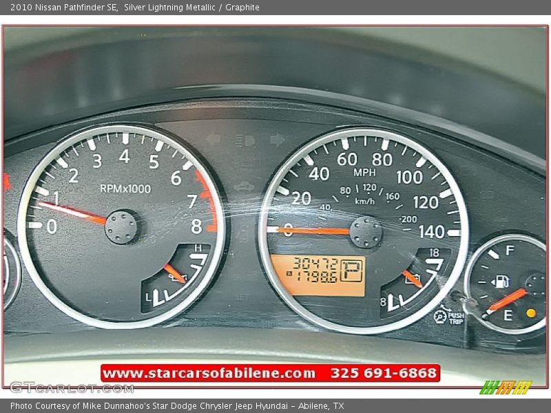 Silver Lightning Metallic / Graphite 2010 Nissan Pathfinder SE