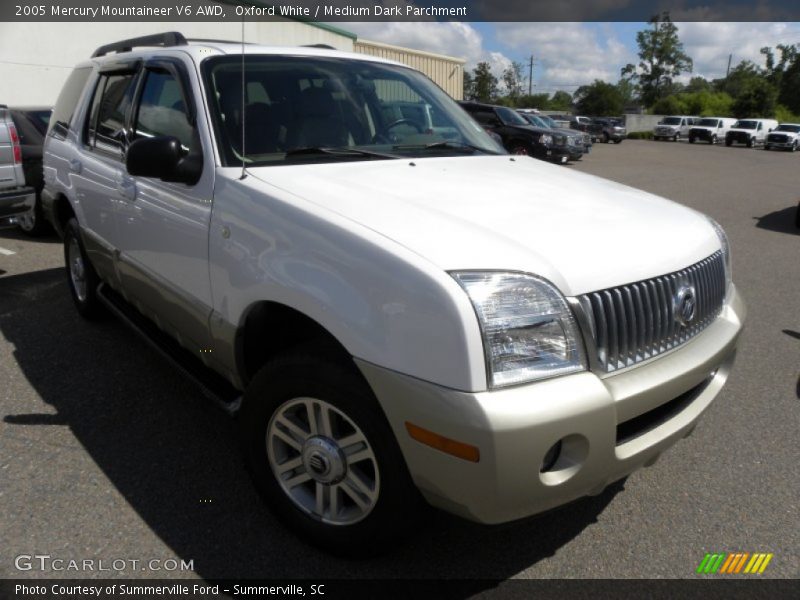 Oxford White / Medium Dark Parchment 2005 Mercury Mountaineer V6 AWD