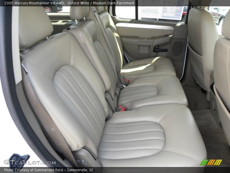 Oxford White / Medium Dark Parchment 2005 Mercury Mountaineer V6 AWD