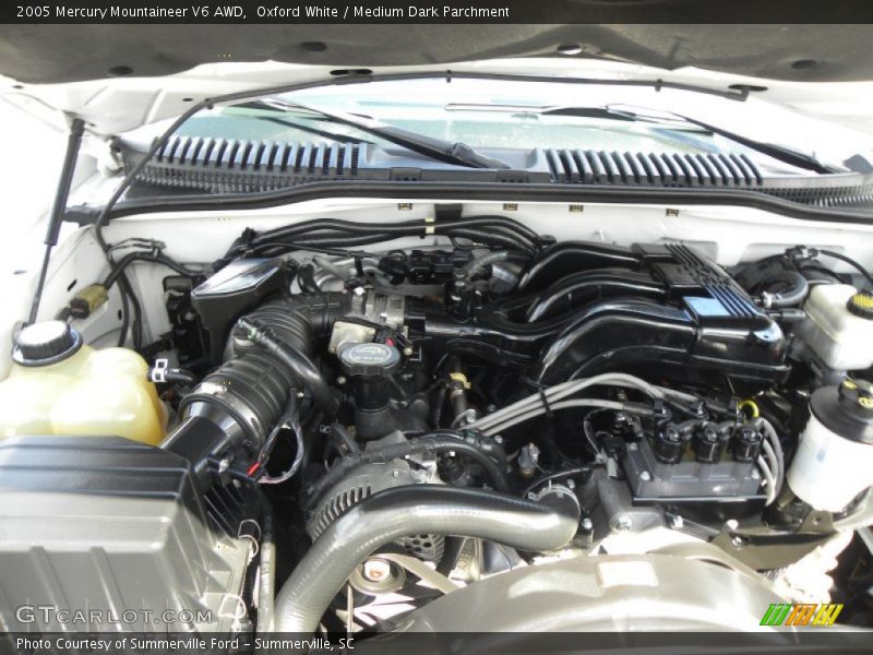 Oxford White / Medium Dark Parchment 2005 Mercury Mountaineer V6 AWD