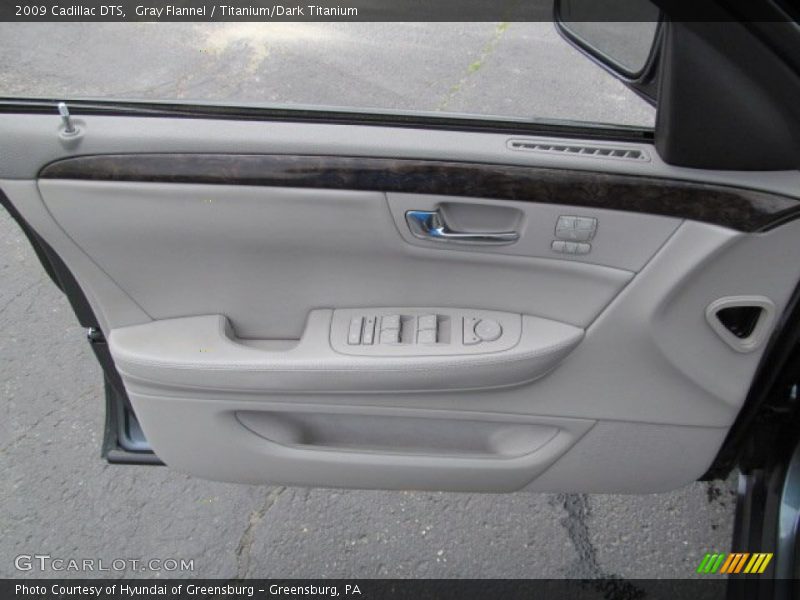 Gray Flannel / Titanium/Dark Titanium 2009 Cadillac DTS