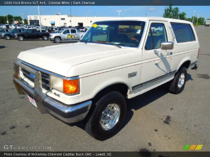 Front 3/4 View of 1990 Bronco XLT 4x4
