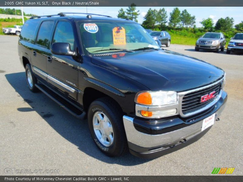Onyx Black / Neutral/Shale 2005 GMC Yukon XL SLT