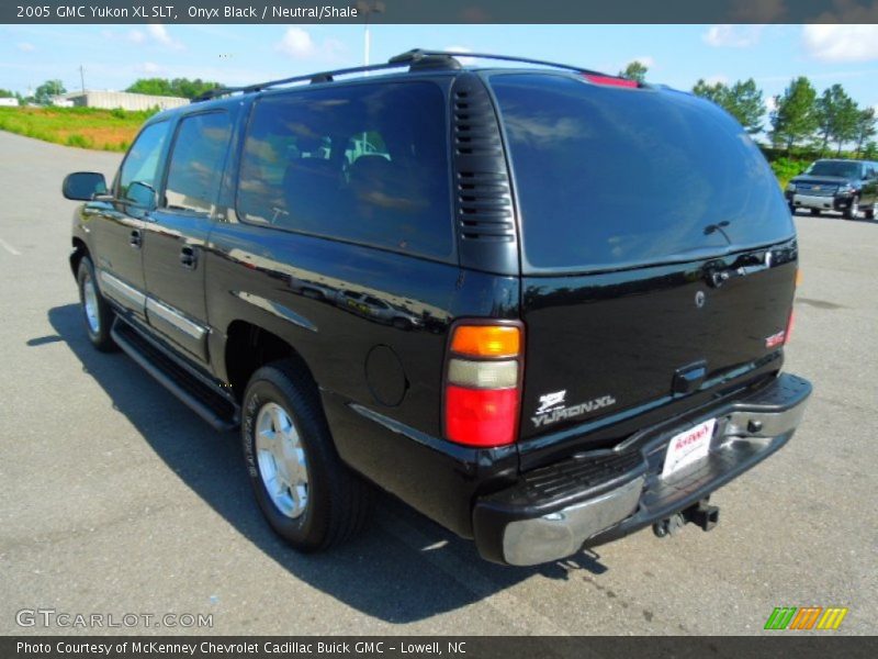 Onyx Black / Neutral/Shale 2005 GMC Yukon XL SLT