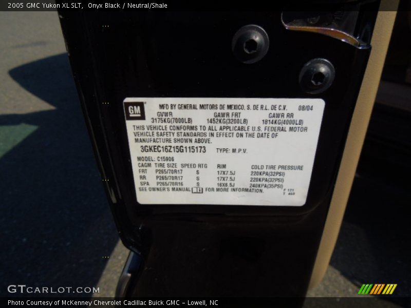 Onyx Black / Neutral/Shale 2005 GMC Yukon XL SLT