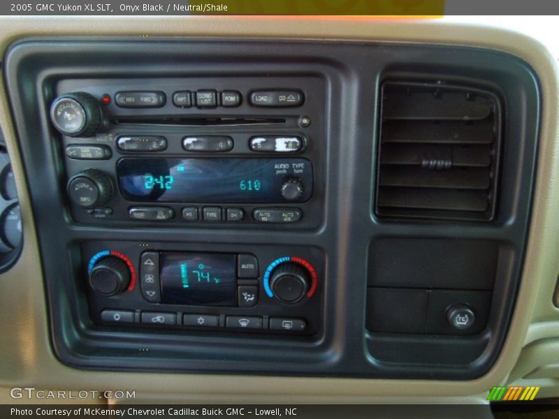 Onyx Black / Neutral/Shale 2005 GMC Yukon XL SLT