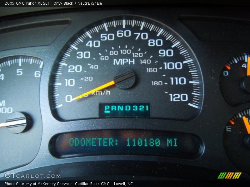 Onyx Black / Neutral/Shale 2005 GMC Yukon XL SLT