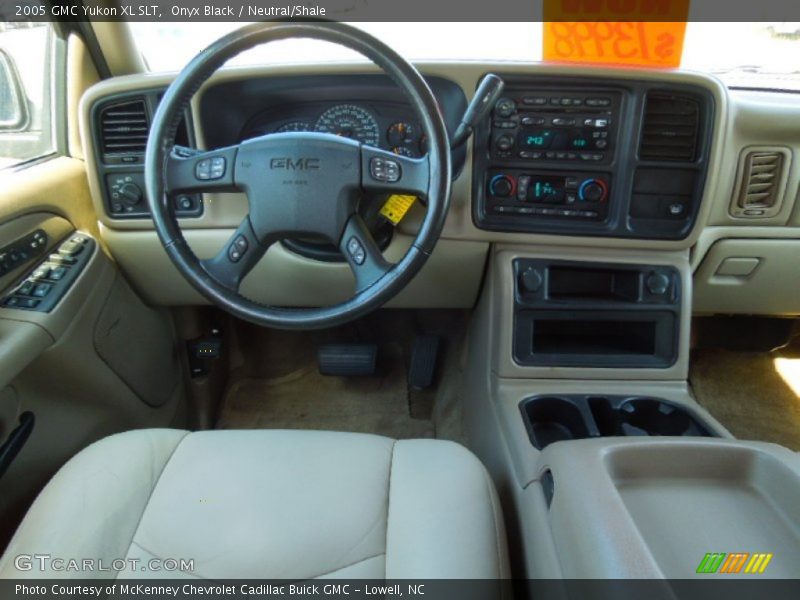 Onyx Black / Neutral/Shale 2005 GMC Yukon XL SLT