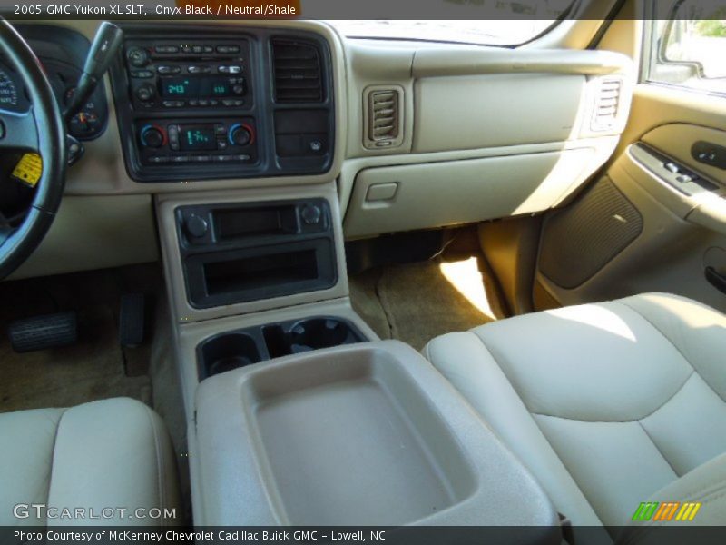 Onyx Black / Neutral/Shale 2005 GMC Yukon XL SLT