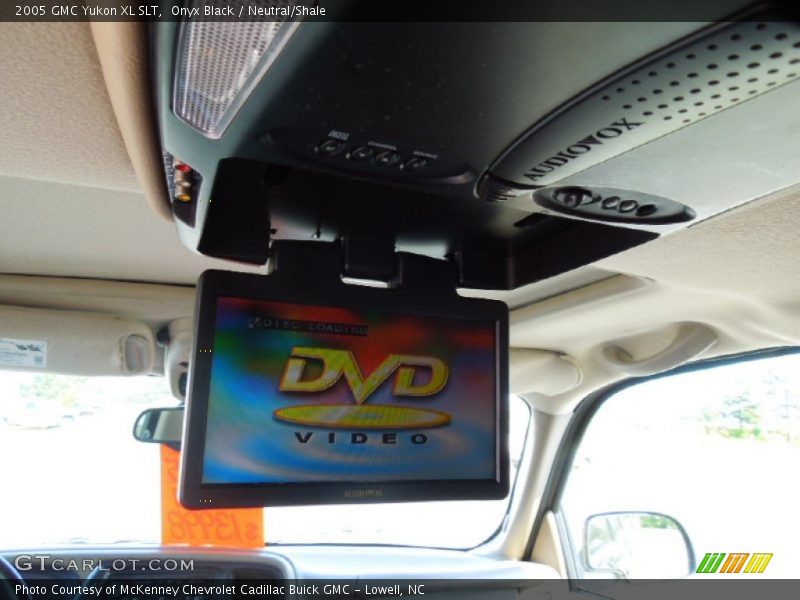 Onyx Black / Neutral/Shale 2005 GMC Yukon XL SLT
