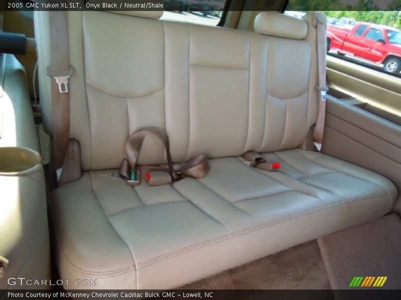 Onyx Black / Neutral/Shale 2005 GMC Yukon XL SLT