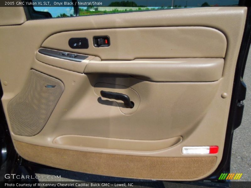 Onyx Black / Neutral/Shale 2005 GMC Yukon XL SLT