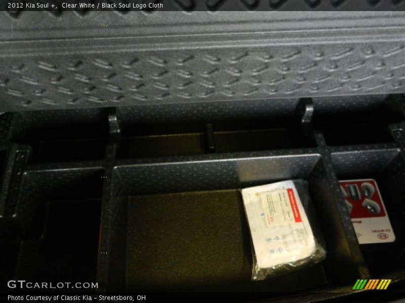 Clear White / Black Soul Logo Cloth 2012 Kia Soul +