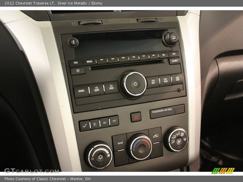 Silver Ice Metallic / Ebony 2012 Chevrolet Traverse LT