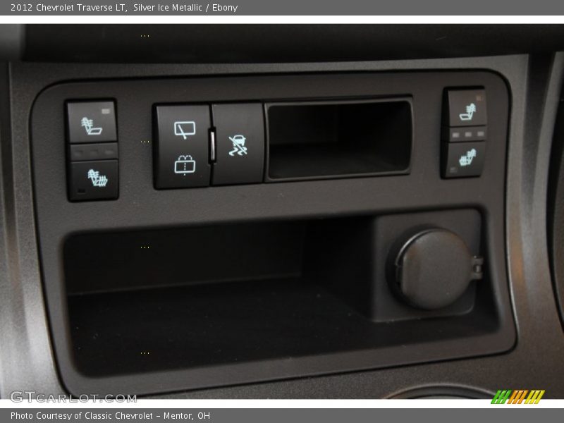 Silver Ice Metallic / Ebony 2012 Chevrolet Traverse LT