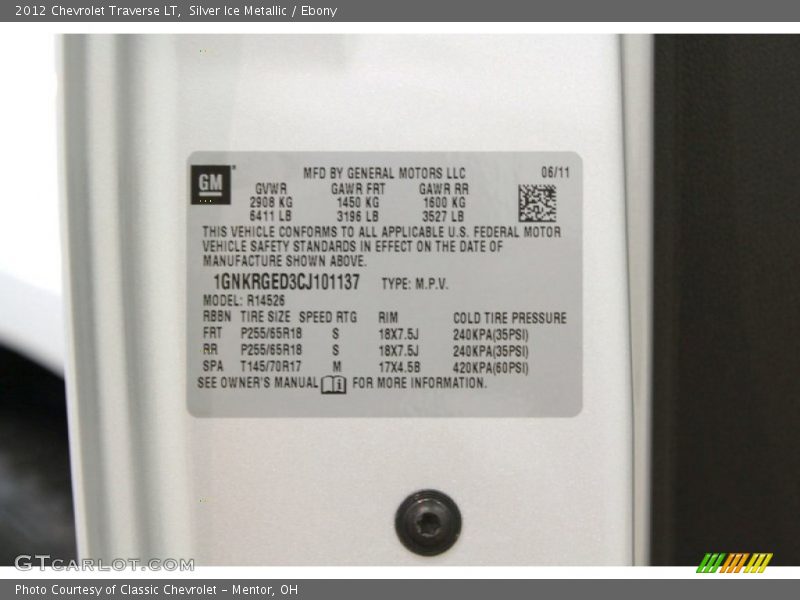 Silver Ice Metallic / Ebony 2012 Chevrolet Traverse LT