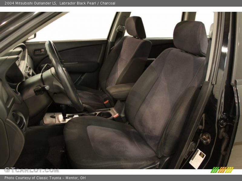 Labrador Black Pearl / Charcoal 2004 Mitsubishi Outlander LS