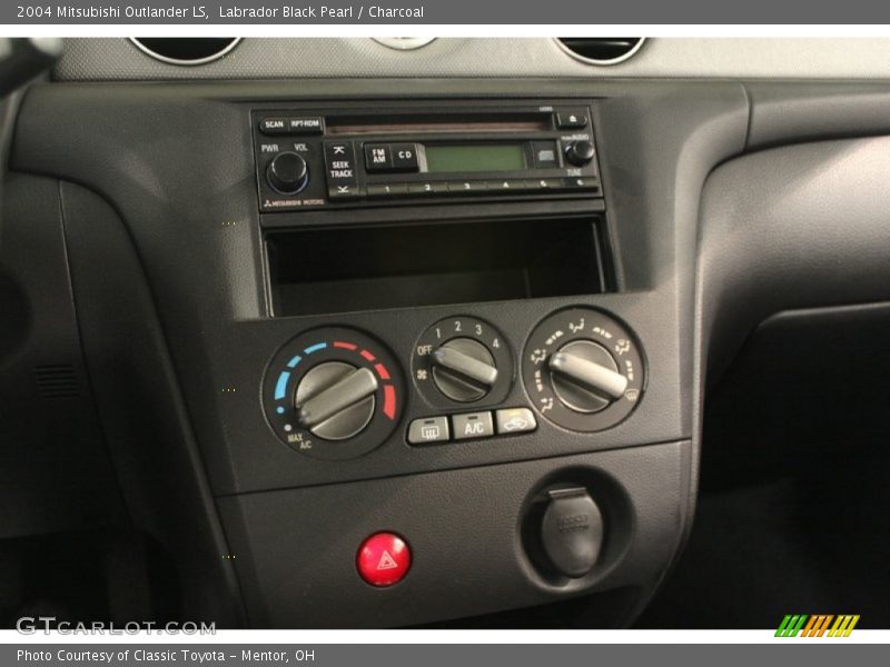 Labrador Black Pearl / Charcoal 2004 Mitsubishi Outlander LS