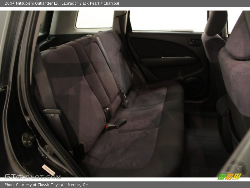 Labrador Black Pearl / Charcoal 2004 Mitsubishi Outlander LS