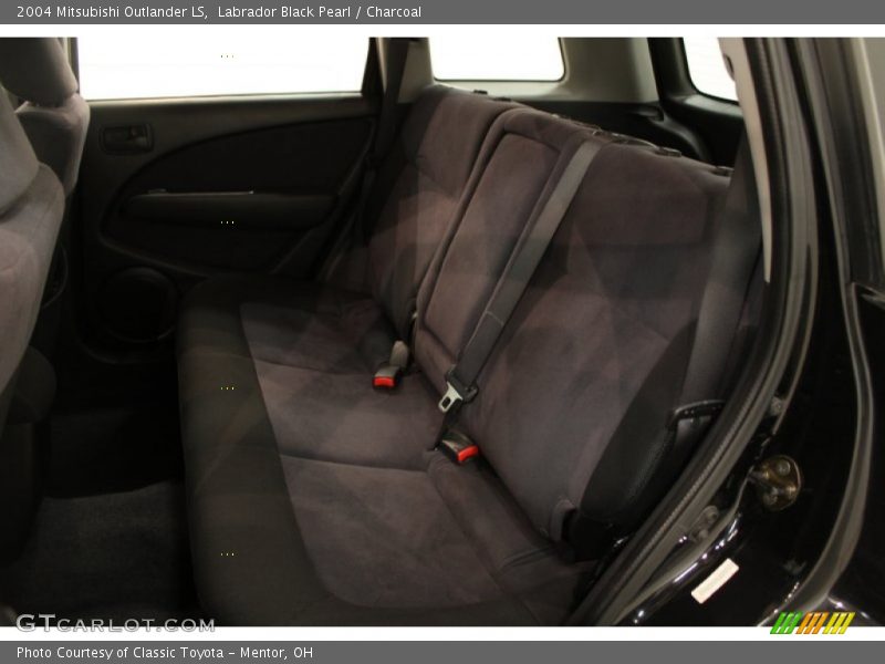 Labrador Black Pearl / Charcoal 2004 Mitsubishi Outlander LS