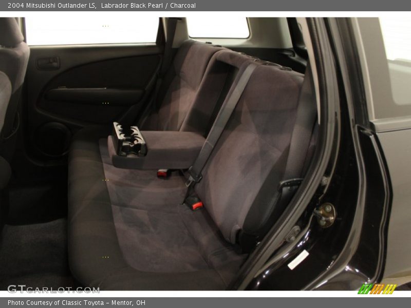 Labrador Black Pearl / Charcoal 2004 Mitsubishi Outlander LS