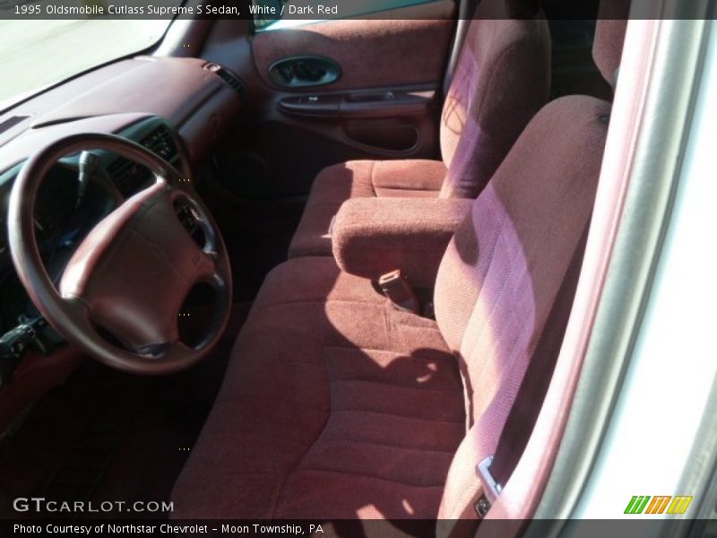 White / Dark Red 1995 Oldsmobile Cutlass Supreme S Sedan