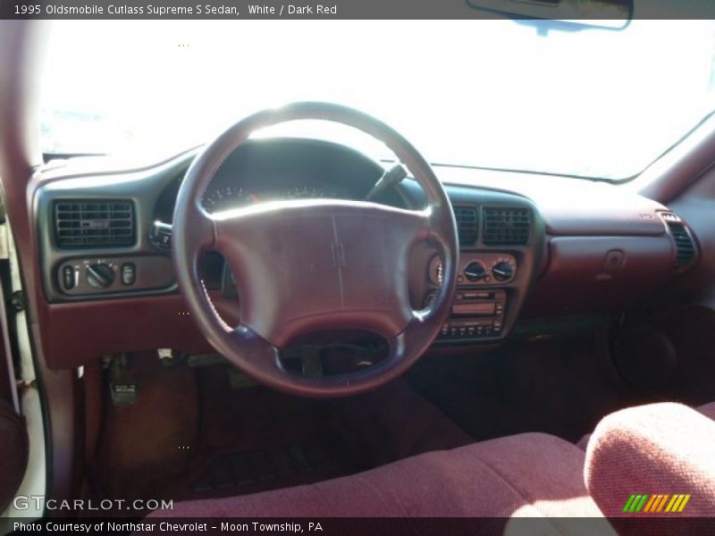 White / Dark Red 1995 Oldsmobile Cutlass Supreme S Sedan
