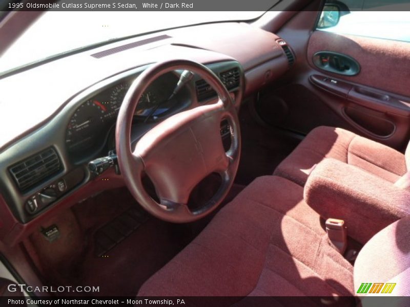 White / Dark Red 1995 Oldsmobile Cutlass Supreme S Sedan