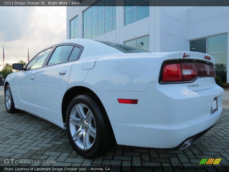 Bright White / Black 2011 Dodge Charger SE