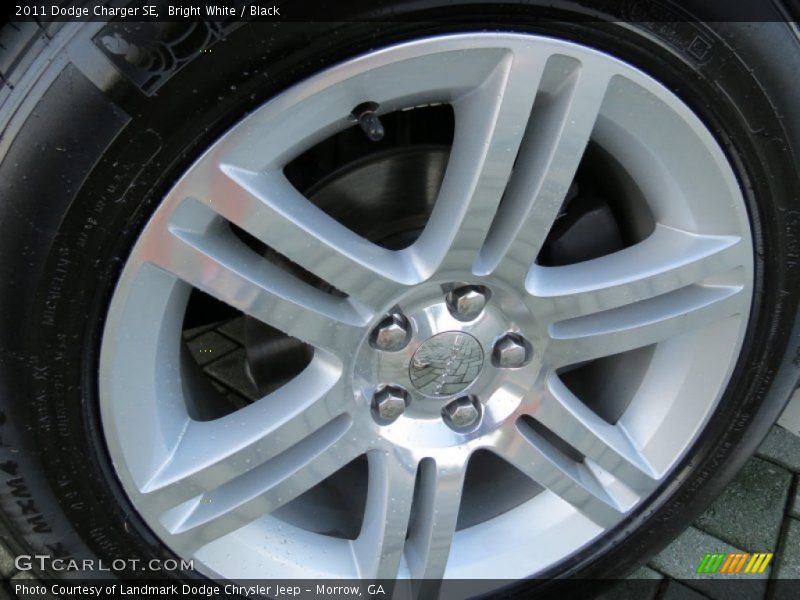 Bright White / Black 2011 Dodge Charger SE