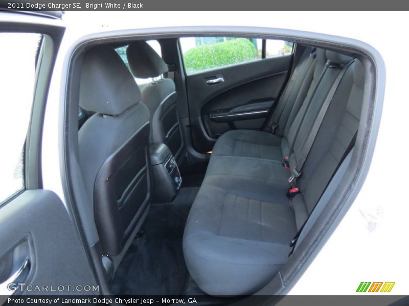 Bright White / Black 2011 Dodge Charger SE
