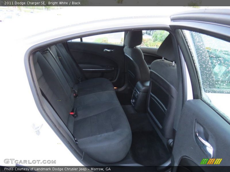 Bright White / Black 2011 Dodge Charger SE