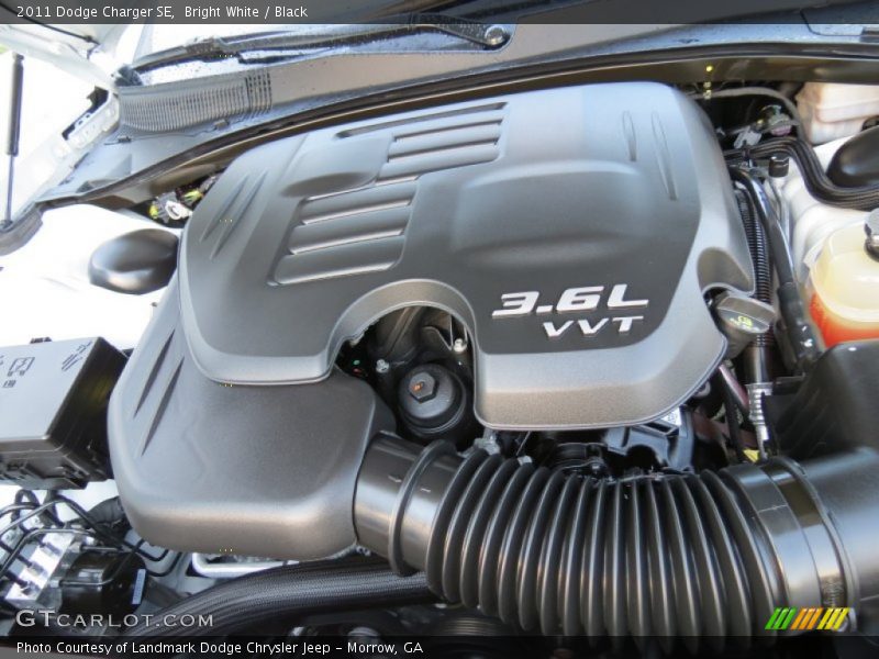 Bright White / Black 2011 Dodge Charger SE