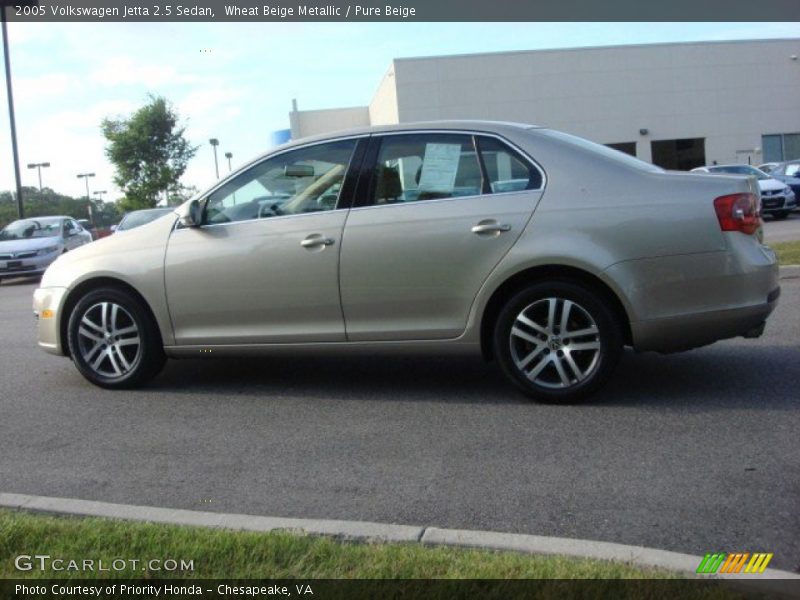 Wheat Beige Metallic / Pure Beige 2005 Volkswagen Jetta 2.5 Sedan